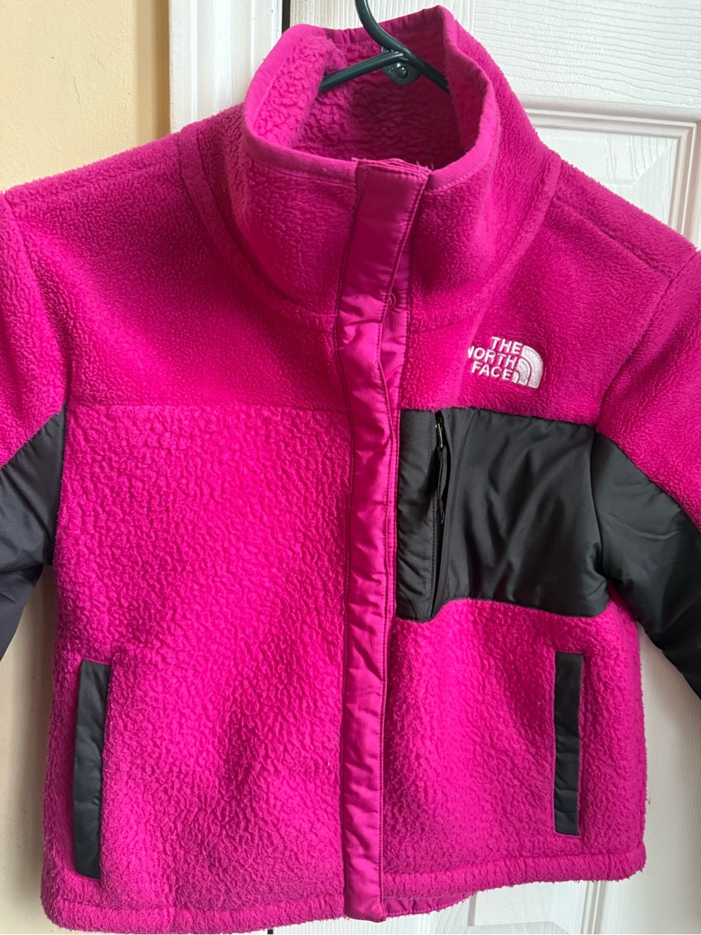 The North Face Kids Mashup Fuschia Pink Fleece Jacket with Black Panels size M